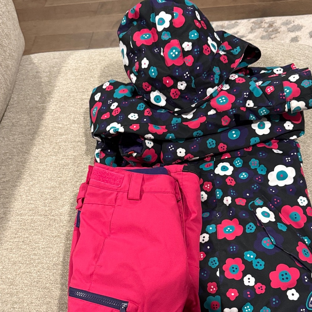 Burton Floral Hooded Jacket and Pink ski Pants Set.